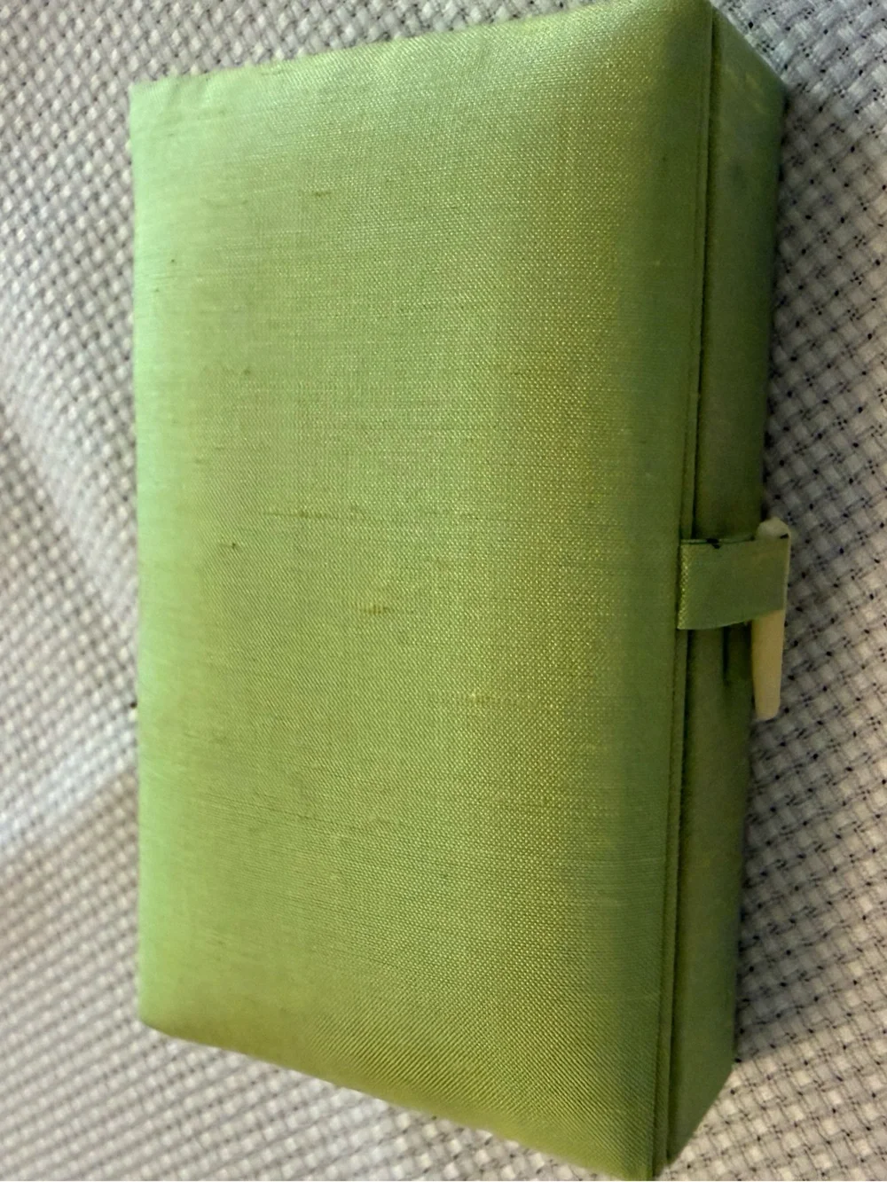 Mother-of-pearl carved toothpicks in velvet case